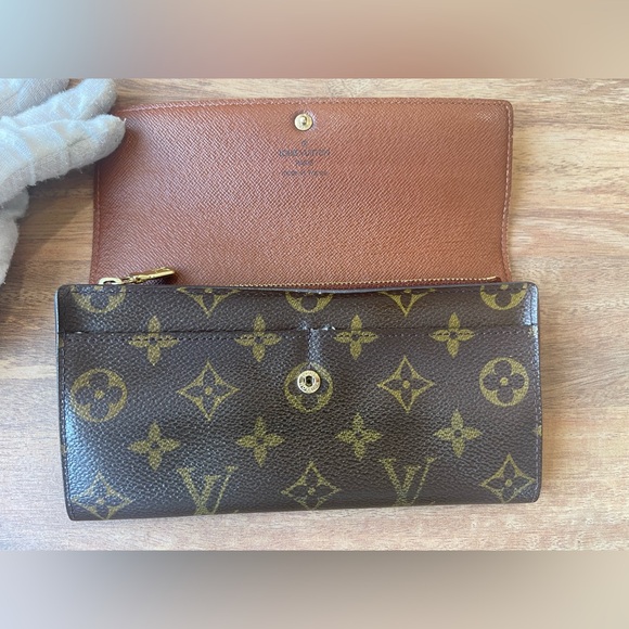 Authentic Louis Vuitton Monogram  Sarah Wallet on Chain - Picture 4 of 12